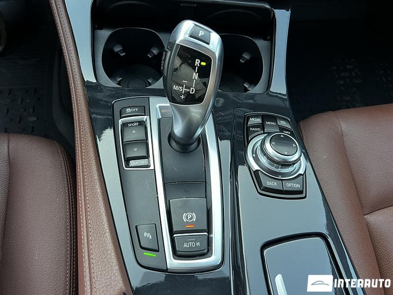 2016 BMW 520 — Miniatură 15