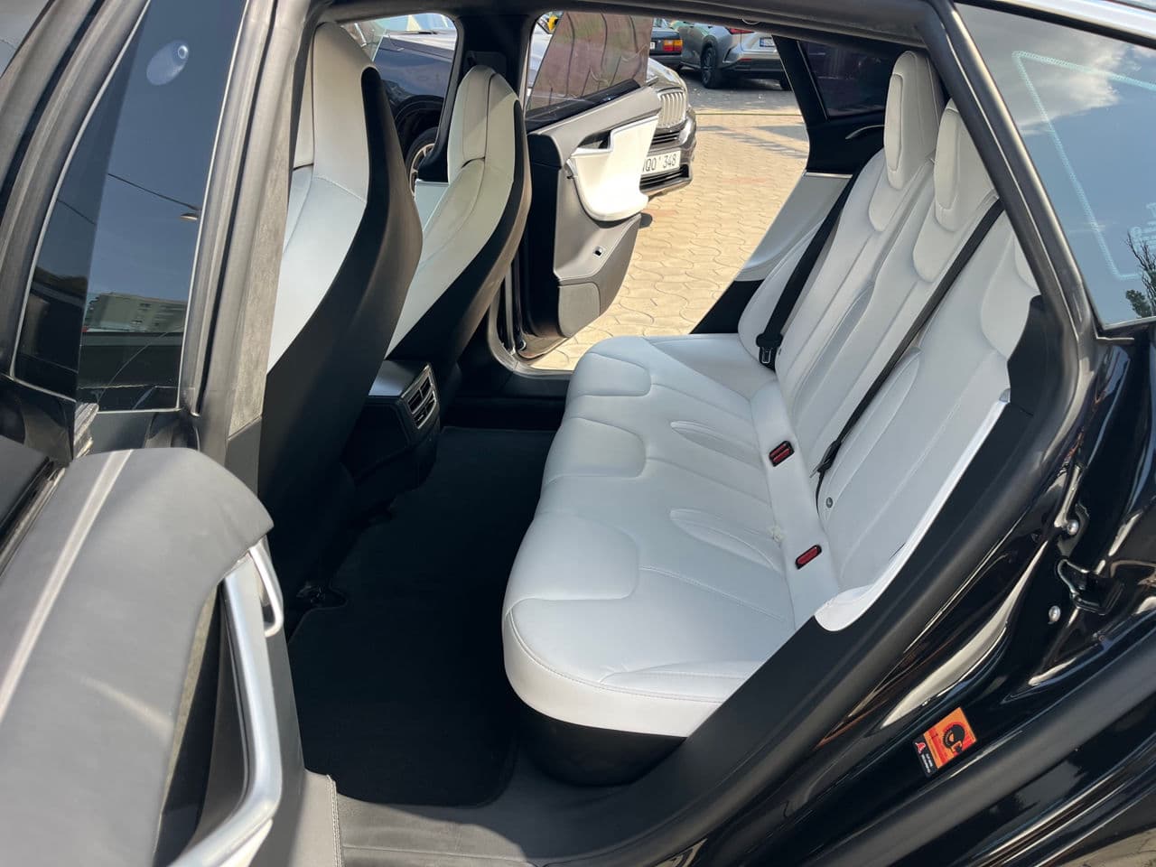 Tesla Model S 2017 — Миниатюра 12