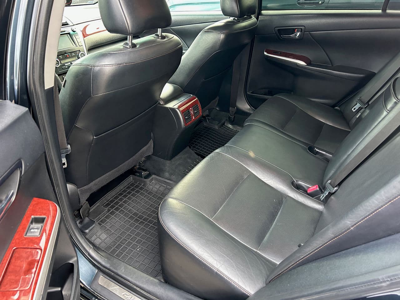 2011 Toyota Camry — Miniatură 16