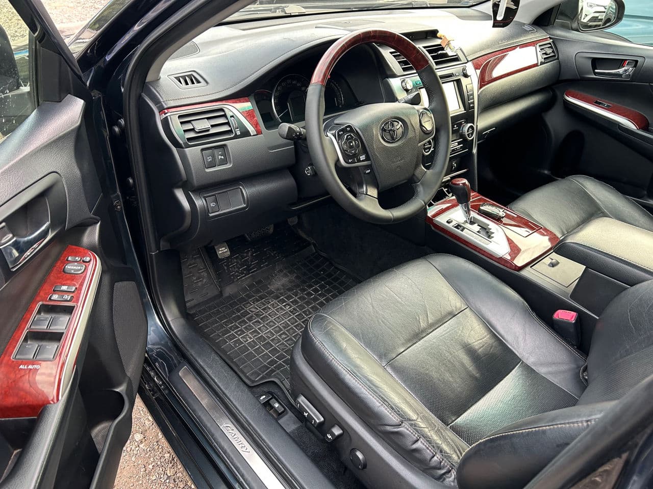 2011 Toyota Camry — Miniatură 5