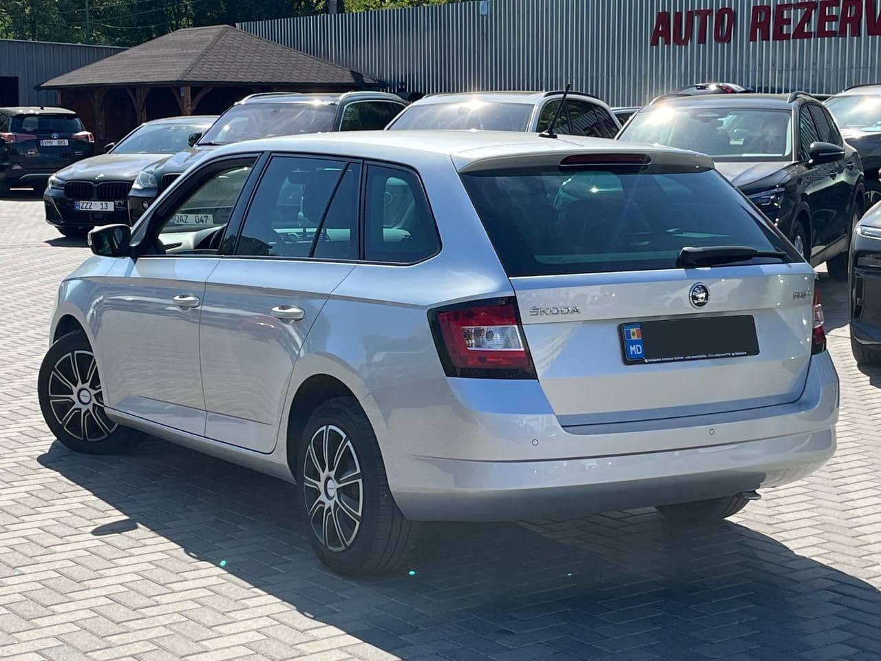 2017 Skoda Fabia — Miniatură 2