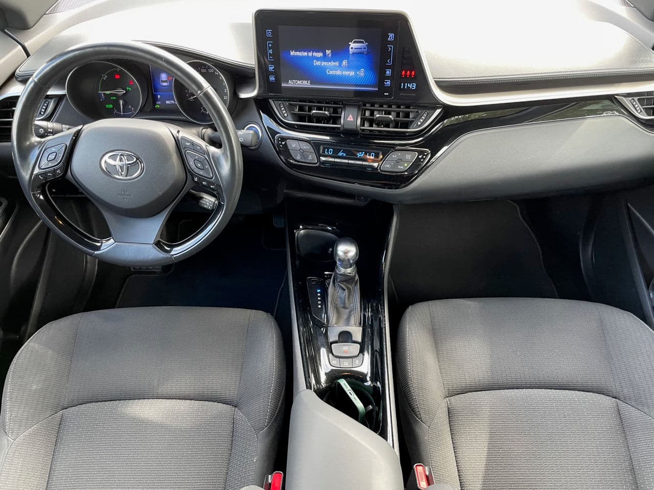 Toyota C-HR 2018 — Миниатюра 9