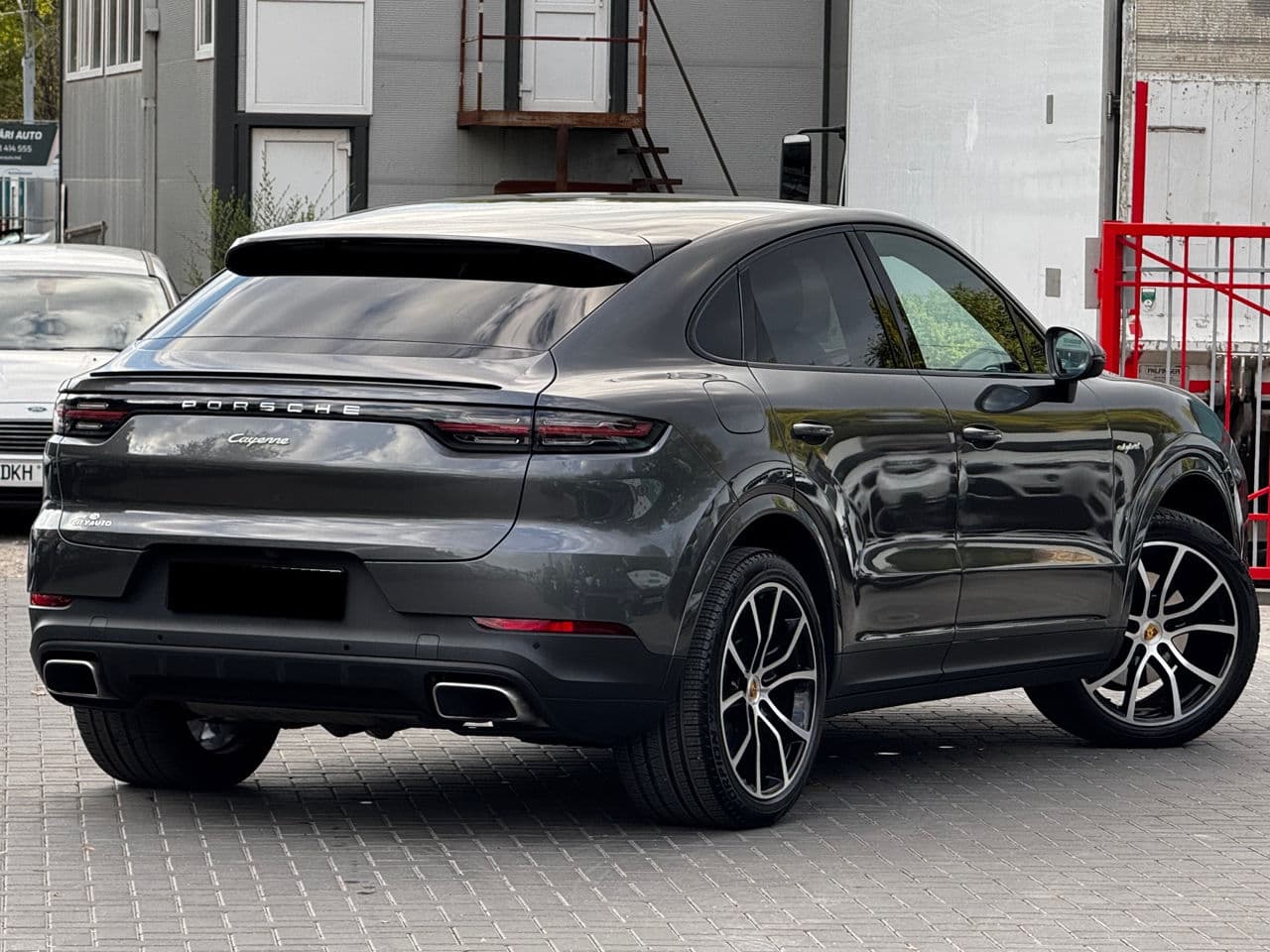 2020 Porsche Cayenne S E-Hybrid Coupe — Miniatură 4
