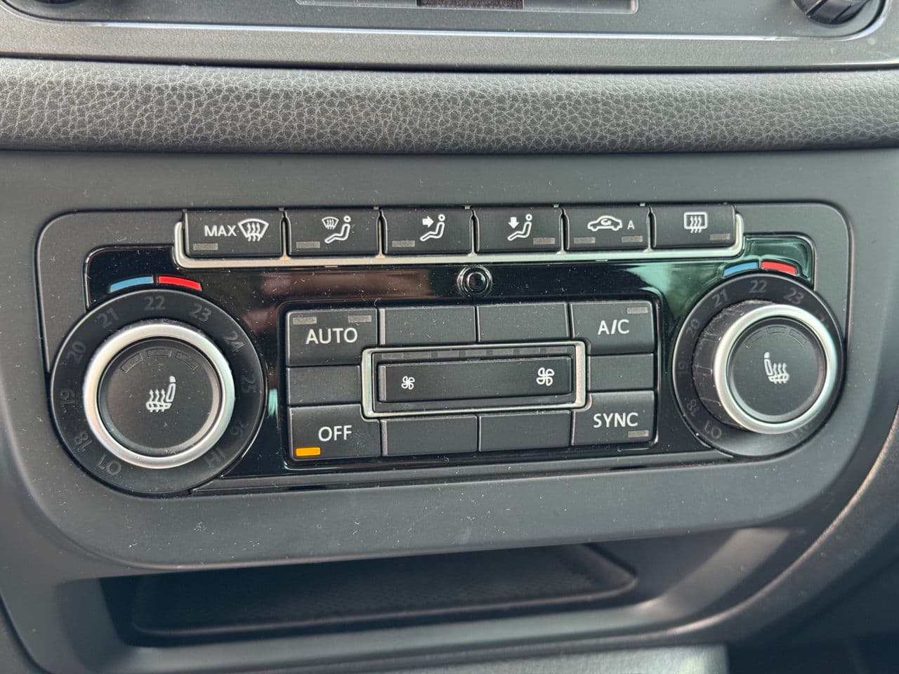 2013 Volkswagen Tiguan — Miniatură 14