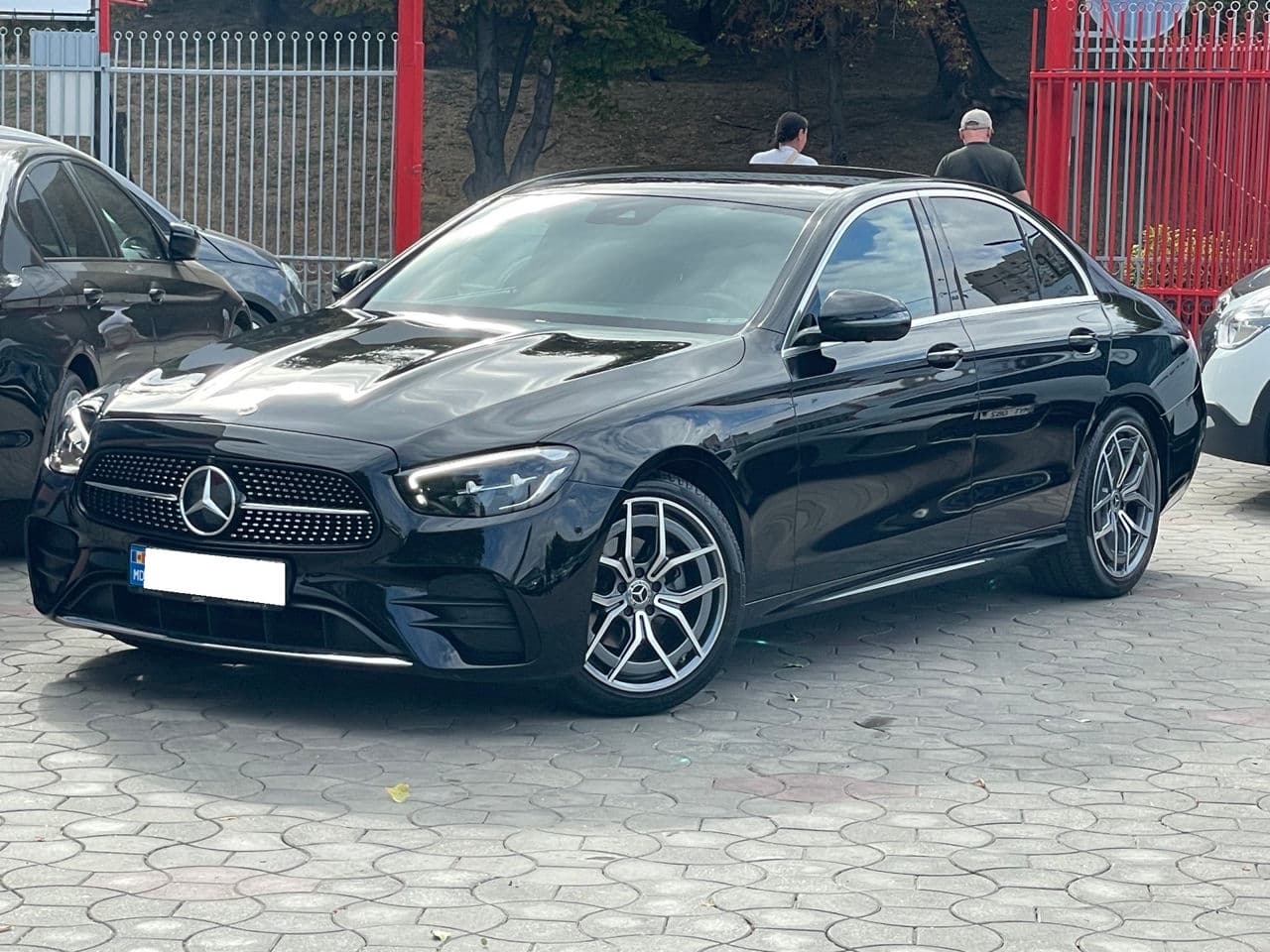2023 Mercedes E 220 — Miniatură 2