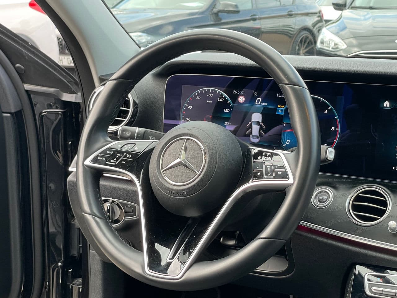 2023 Mercedes E 220 — Miniatură 9