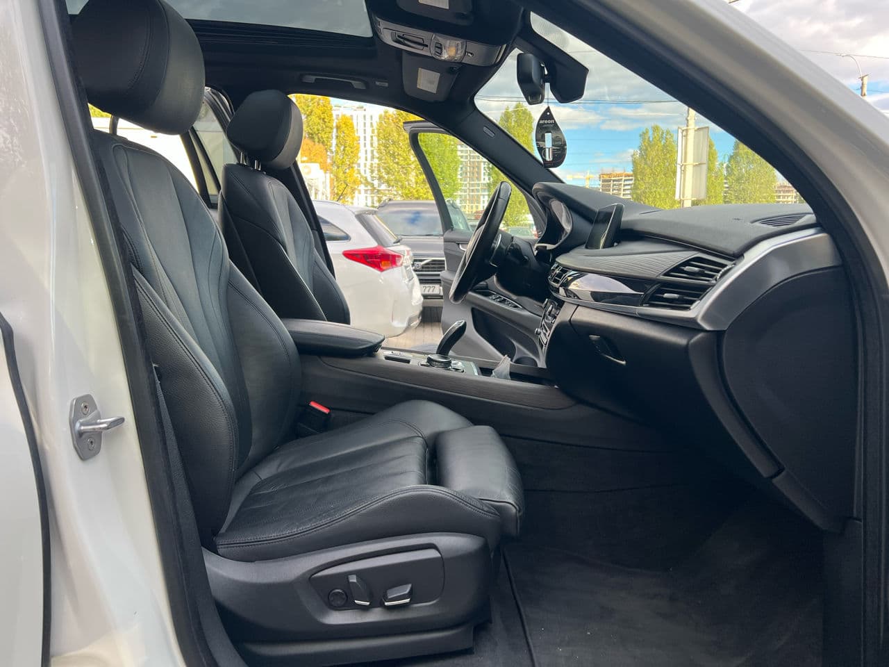 2016 BMW X5 4.0e — Miniatură 26