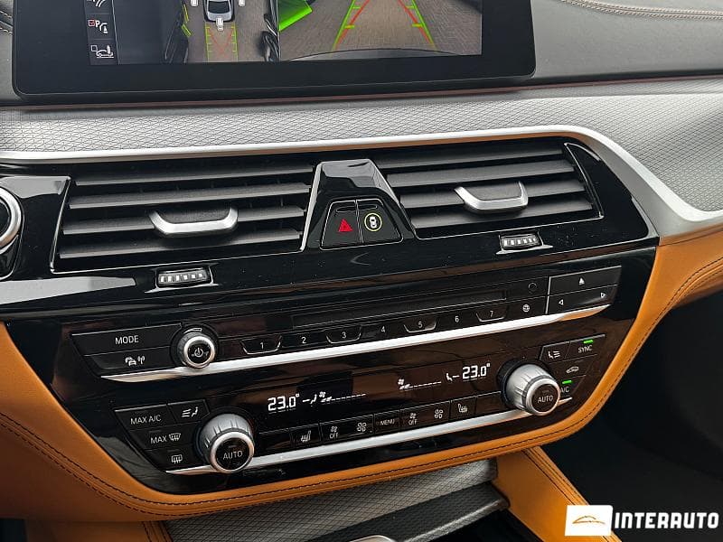 2017 BMW 530e — Miniatură 15