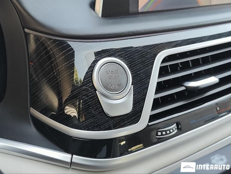 2021 BMW 740 — Miniatură 15