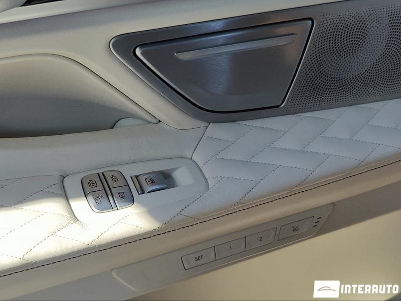 2021 BMW 740 — Miniatură 23