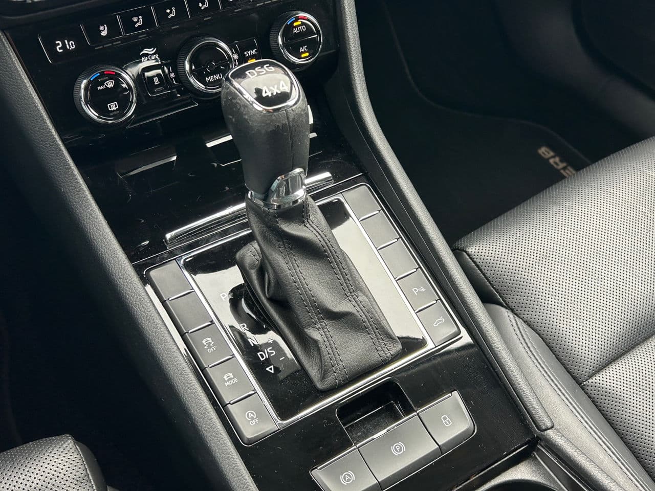 Skoda Superb 2018 — Миниатюра 15