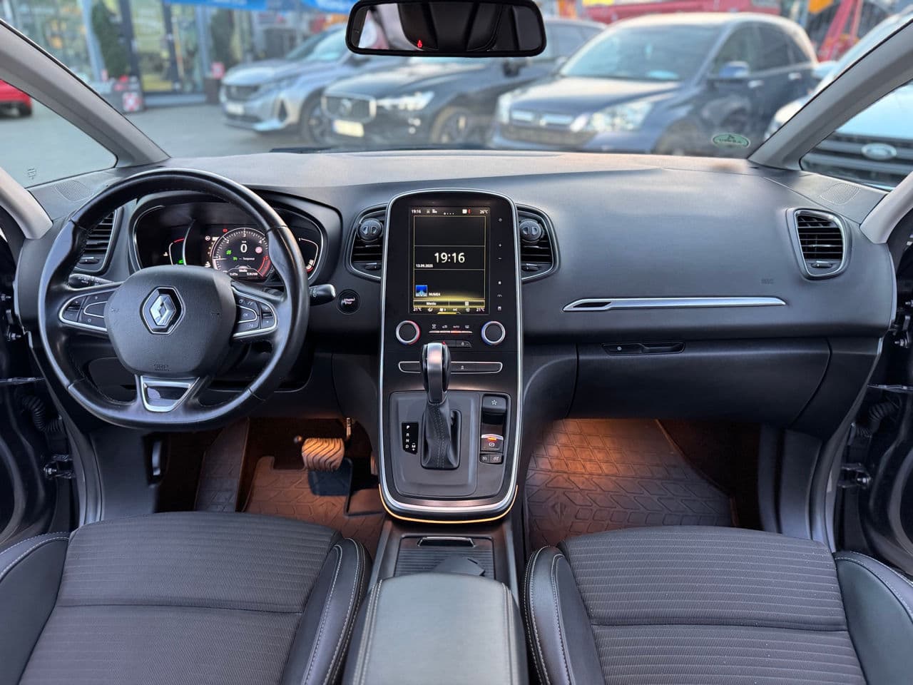 2017 Renault Grand Scenic — Miniatură 6