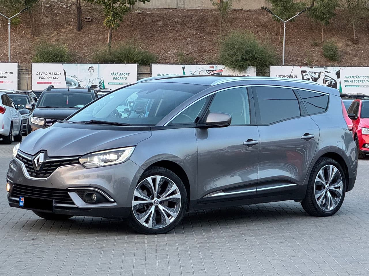 2017 Renault Grand Scenic — Miniatură 2