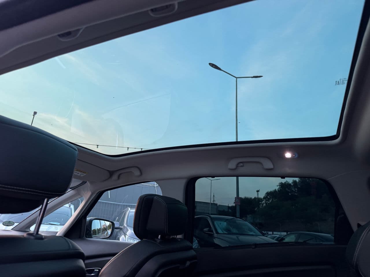 2017 Renault Grand Scenic — Miniatură 15