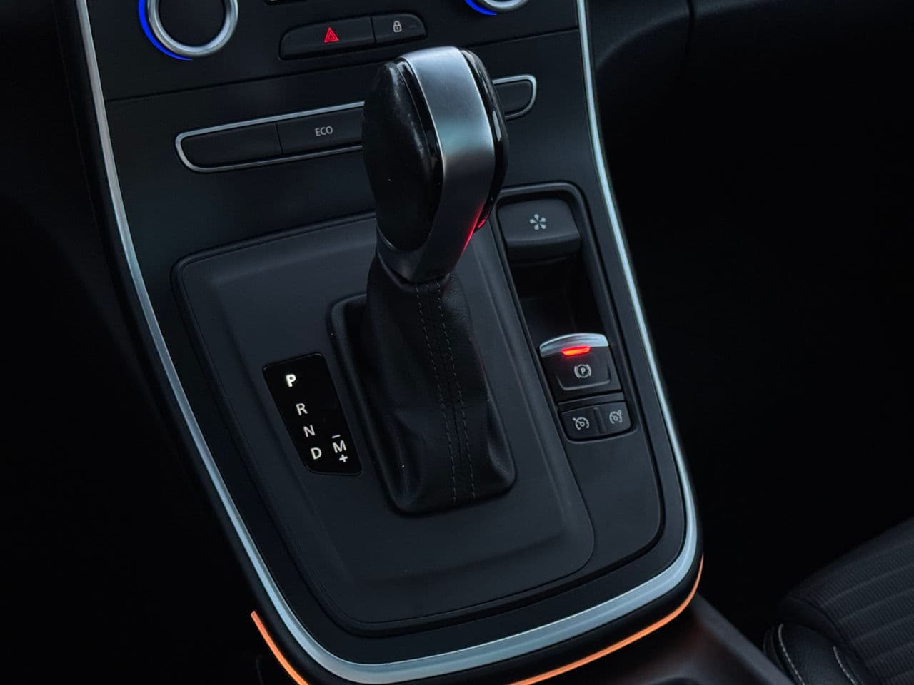 2017 Renault Grand Scenic — Miniatură 11