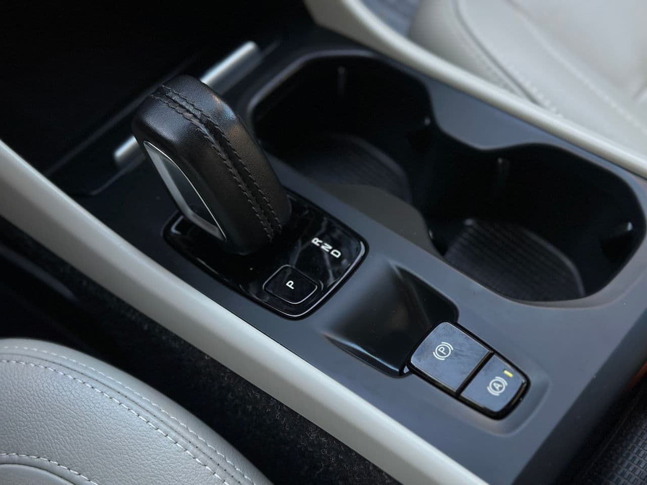 2021 Volvo XC 40 — Miniatură 16