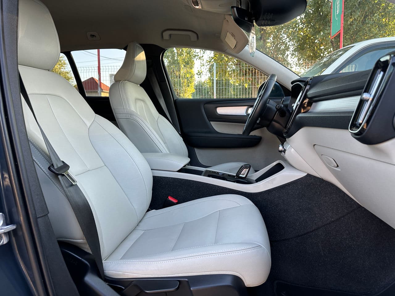 2021 Volvo XC 40 — Miniatură 17