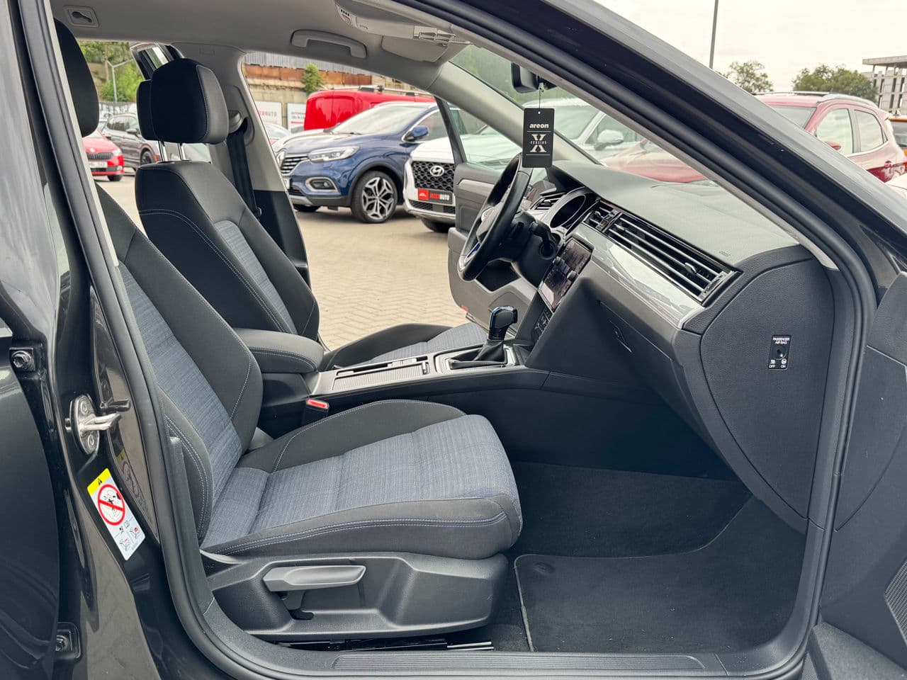 2021 Volkswagen Passat GTE — Miniatură 15