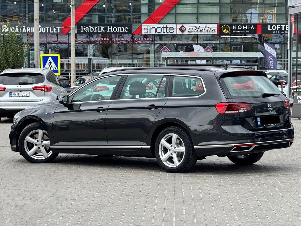 2021 Volkswagen Passat GTE — Miniatură 4