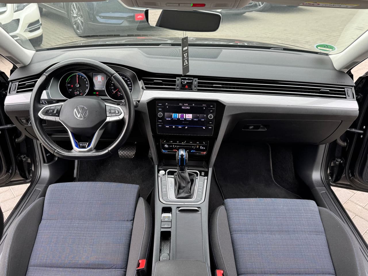 2021 Volkswagen Passat GTE — Miniatură 6