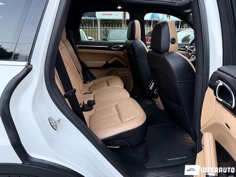 2016 Porsche Cayenne S Hybrid — Miniatură 14