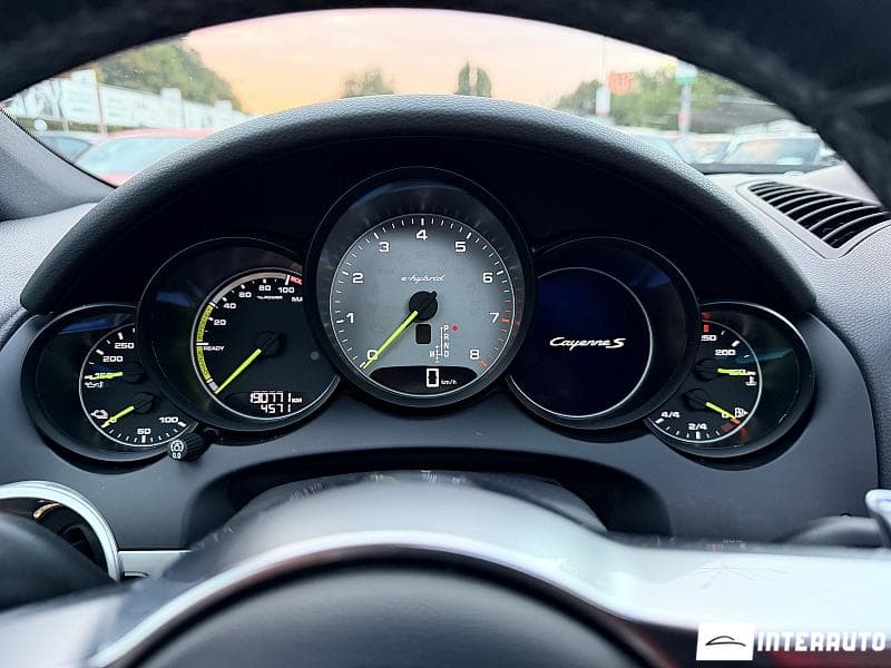 2016 Porsche Cayenne S Hybrid — Miniatură 9