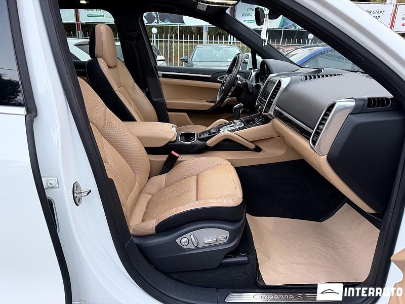 2016 Porsche Cayenne S Hybrid — Miniatură 13