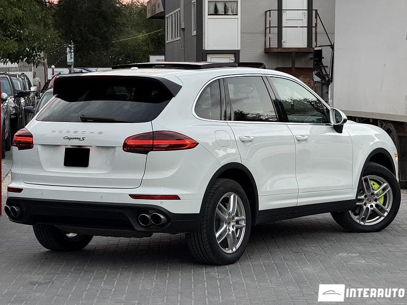 2016 Porsche Cayenne S Hybrid — Miniatură 3