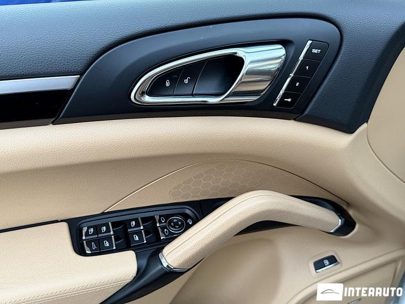 2016 Porsche Cayenne S Hybrid — Miniatură 19