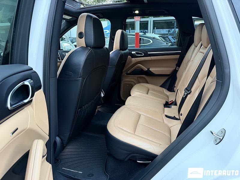 2016 Porsche Cayenne S Hybrid — Miniatură 6
