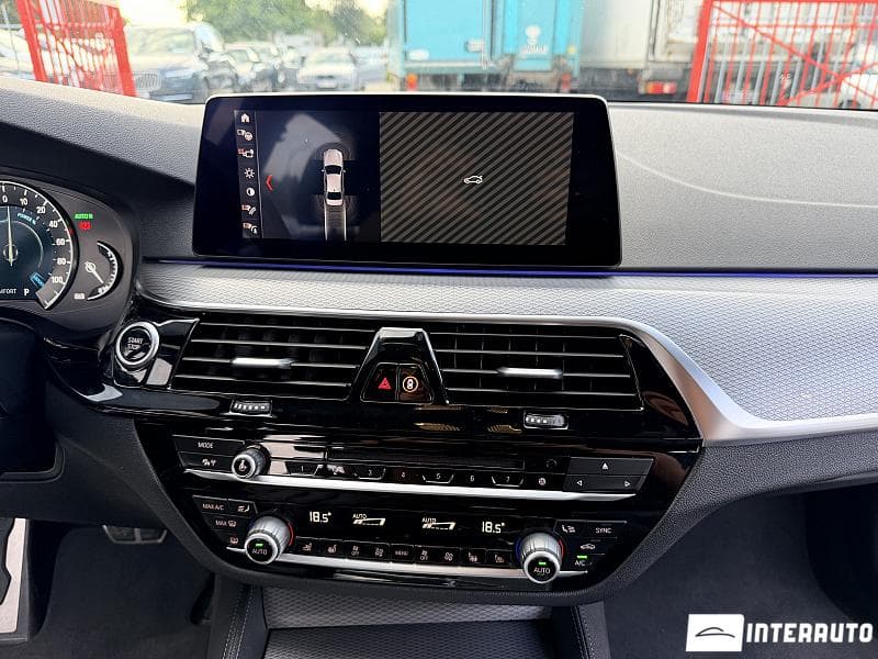 2018 BMW 530e — Miniatură 12