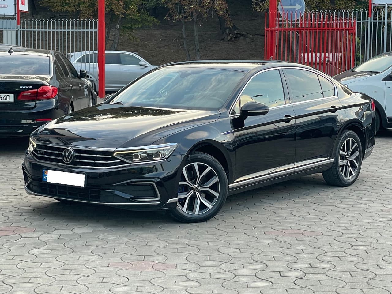 2022 Volkswagen Passat GTE — Miniatură 2