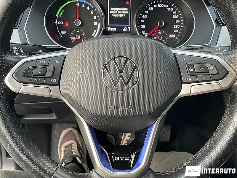2022 Volkswagen Passat GTE — Miniatură 10