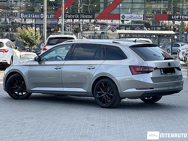 2016 Skoda Superb — Miniatură 4