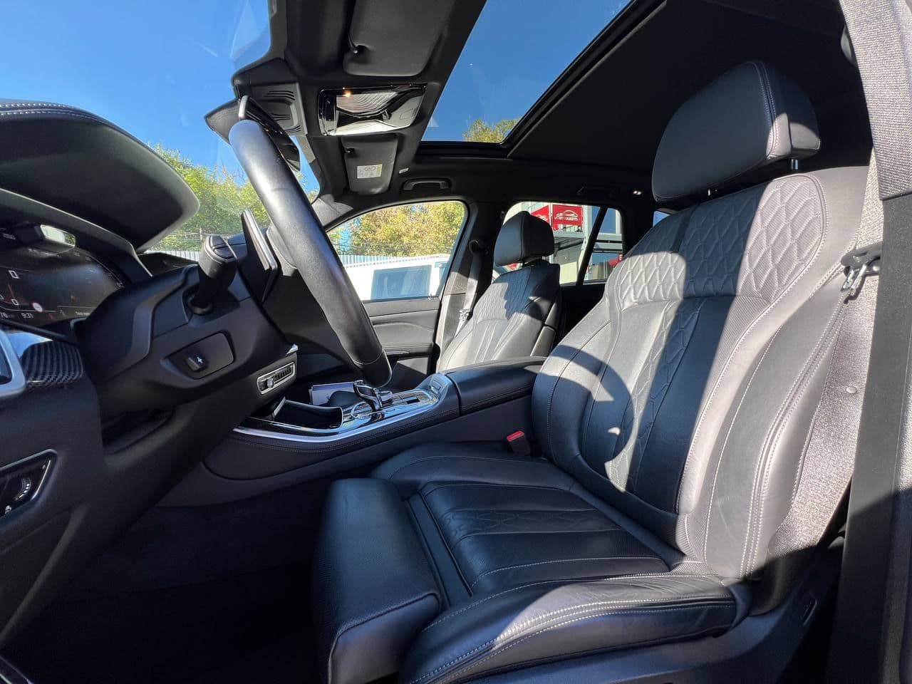 BMW X5 5.0i 2022 — Миниатюра 9