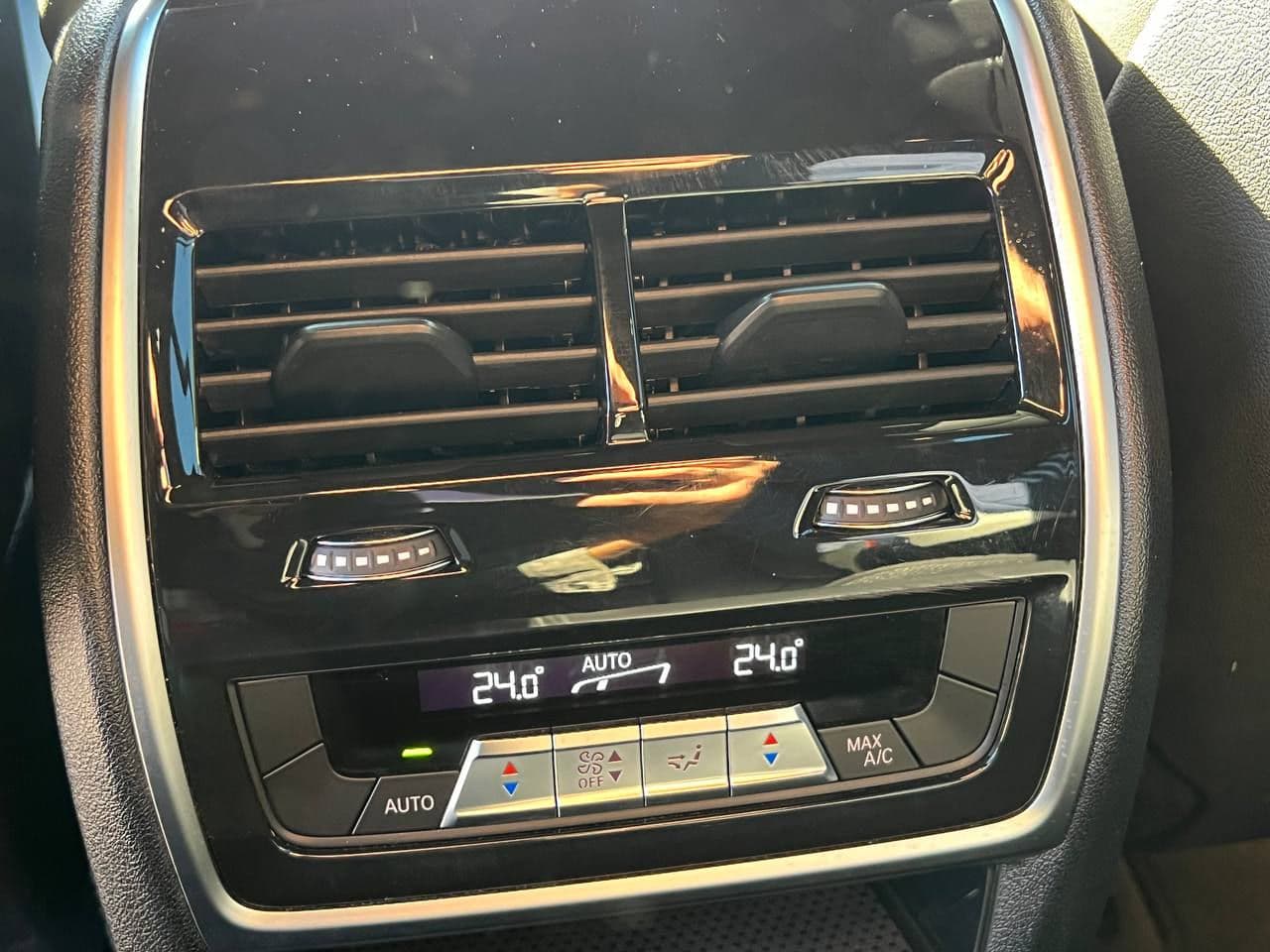 BMW X5 5.0i 2022 — Миниатюра 20