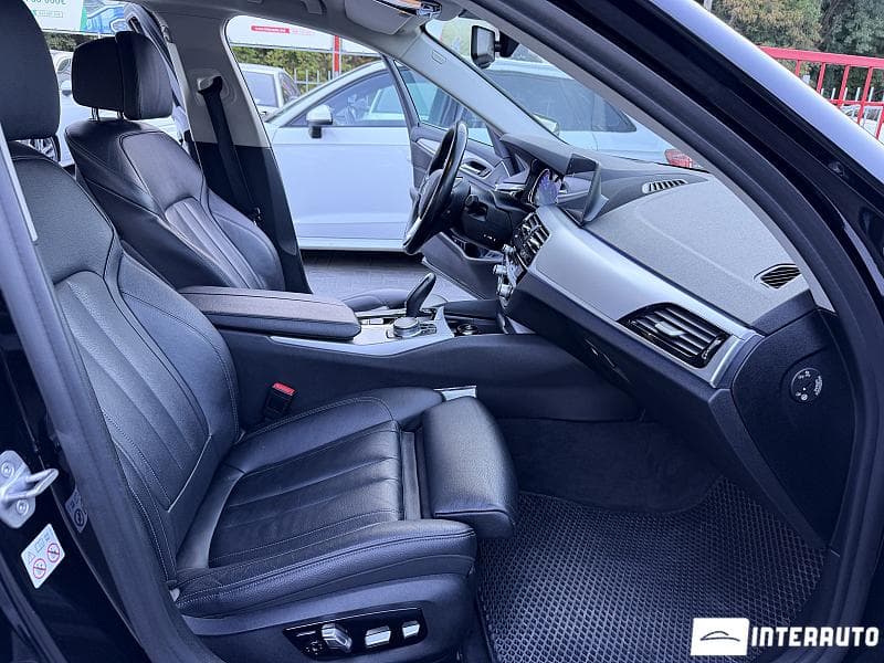 2018 BMW 520 — Miniatură 6