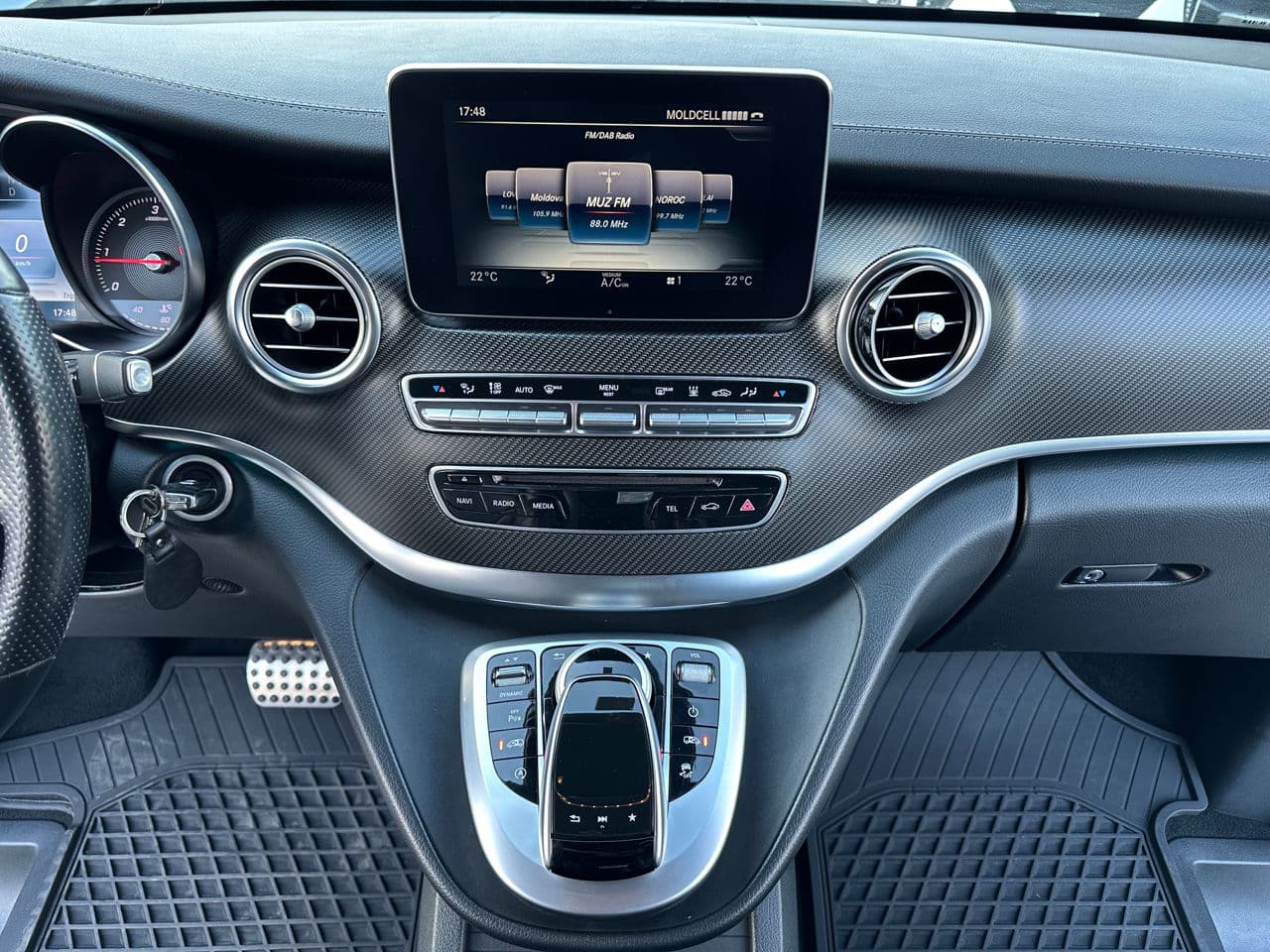 2017 Mercedes V 250 — Miniatură 15