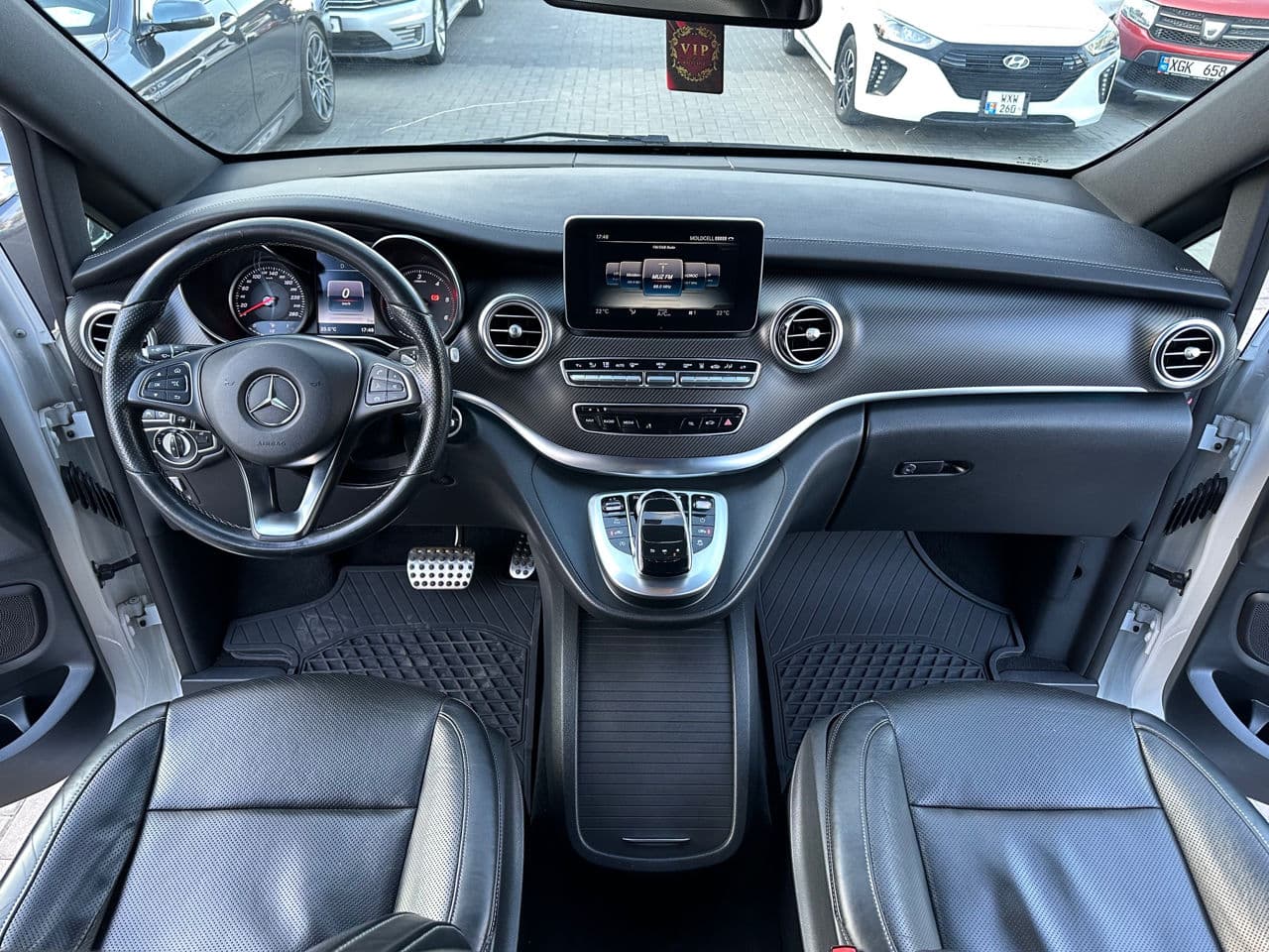 2017 Mercedes V 250 — Miniatură 12