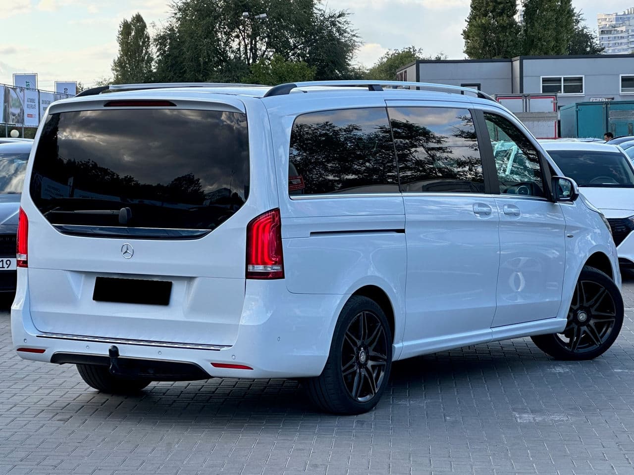 2017 Mercedes V 250 — Miniatură 2