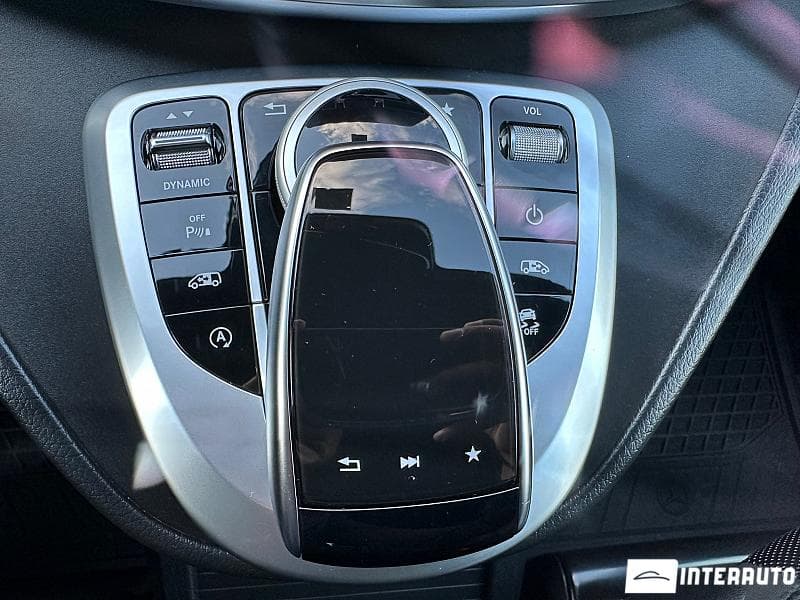 2017 Mercedes V 250 — Miniatură 17