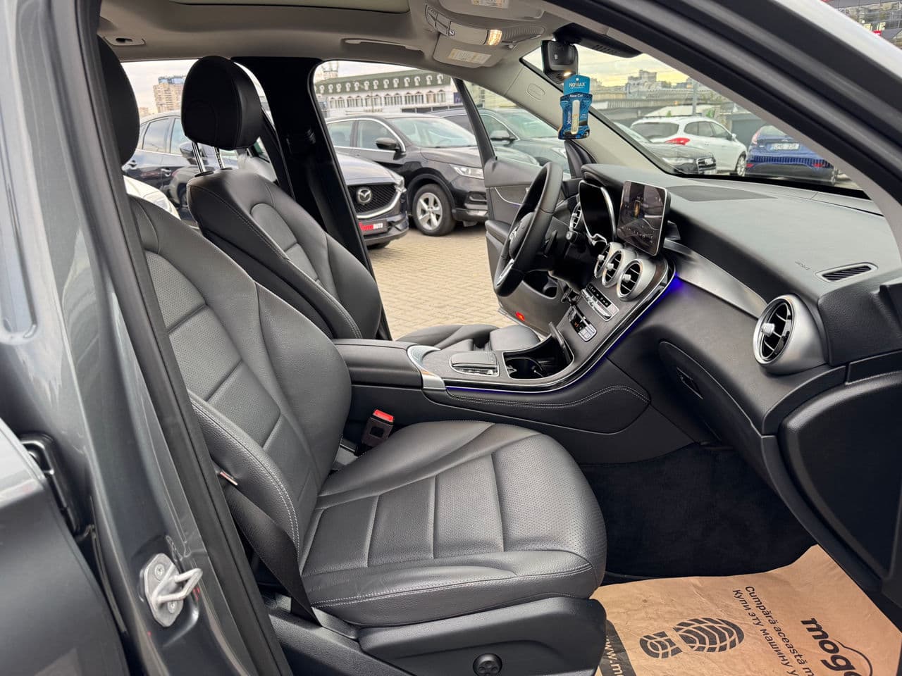 2021 Mercedes GLC 300 — Miniatură 17