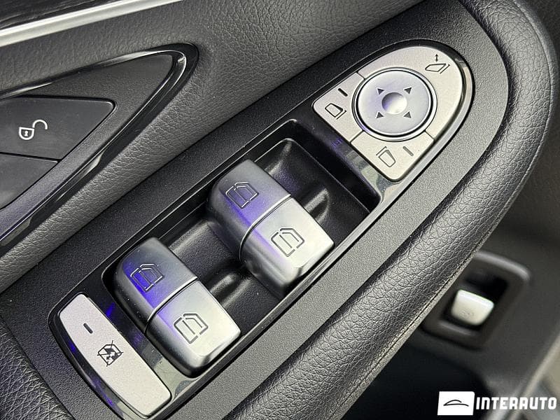 2021 Mercedes GLC 300 — Miniatură 13