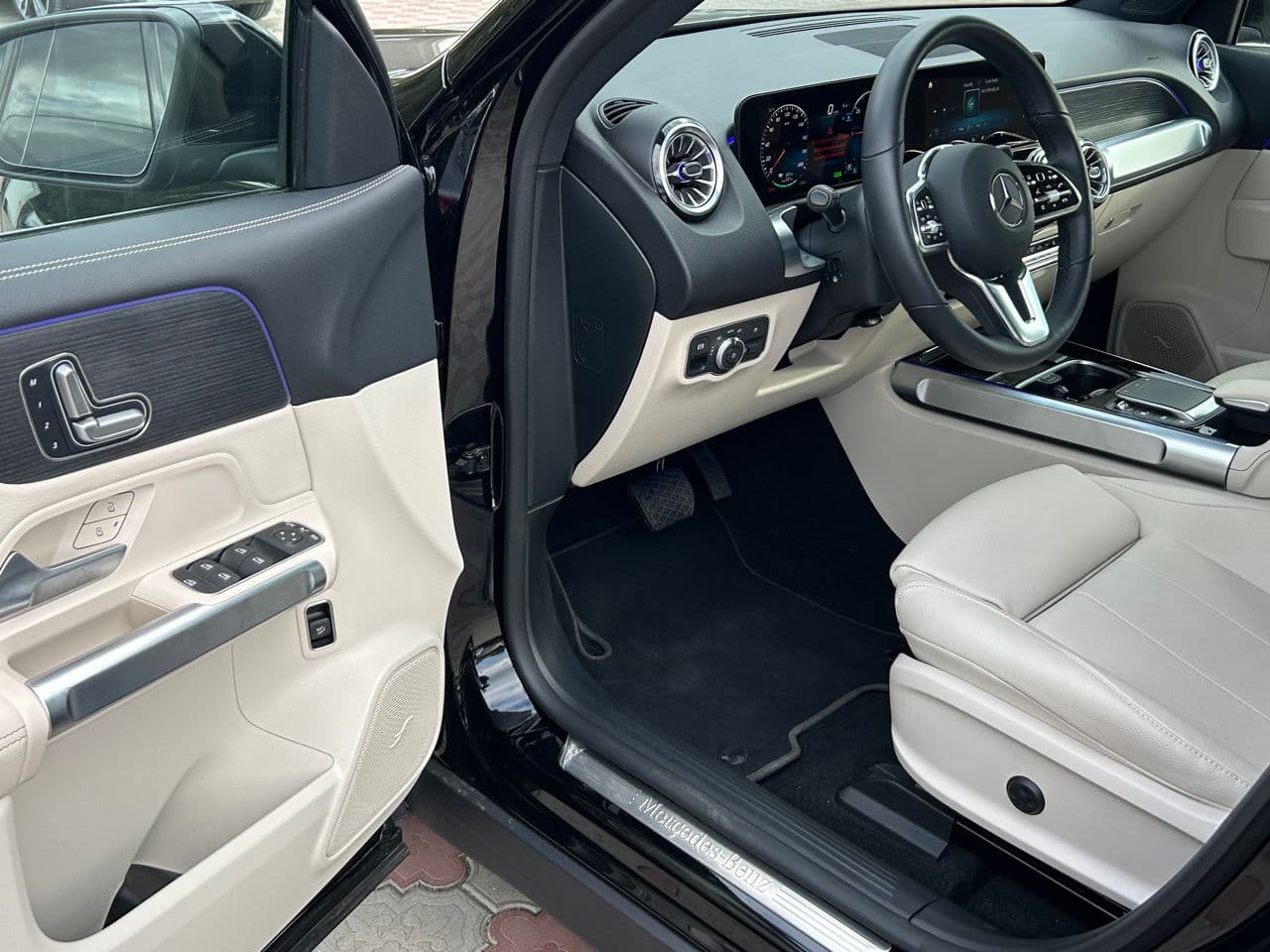 2023 Mercedes EQB 350 — Miniatură 7