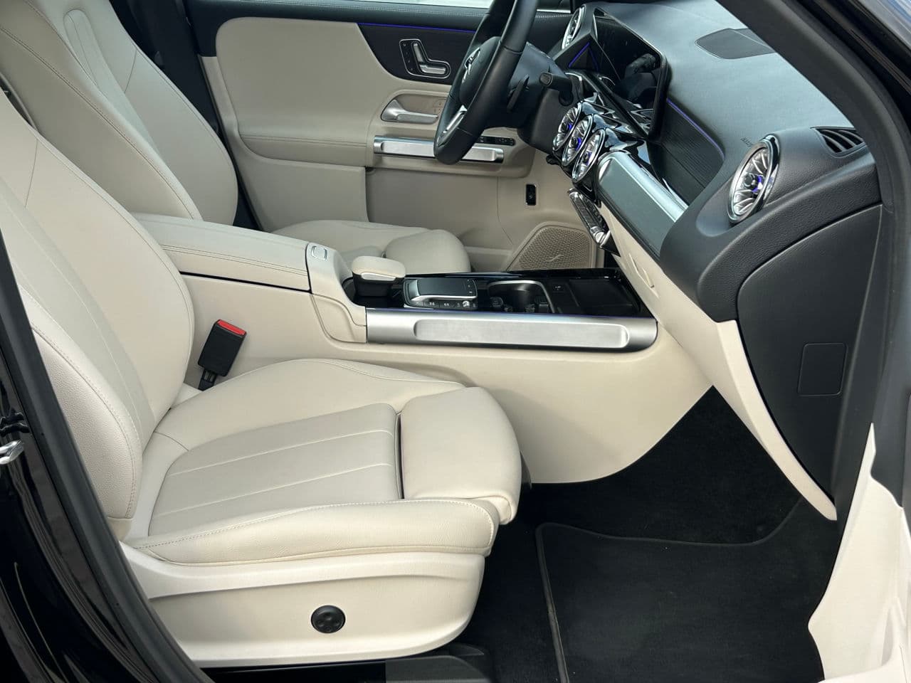 2023 Mercedes EQB 350 — Miniatură 18
