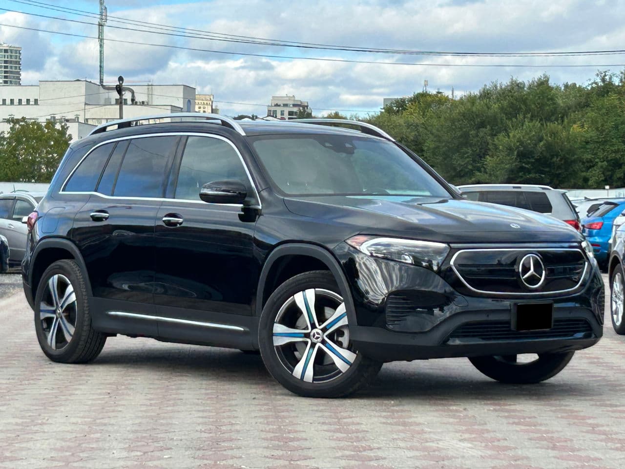 2023 Mercedes EQB 350 — Miniatură 4
