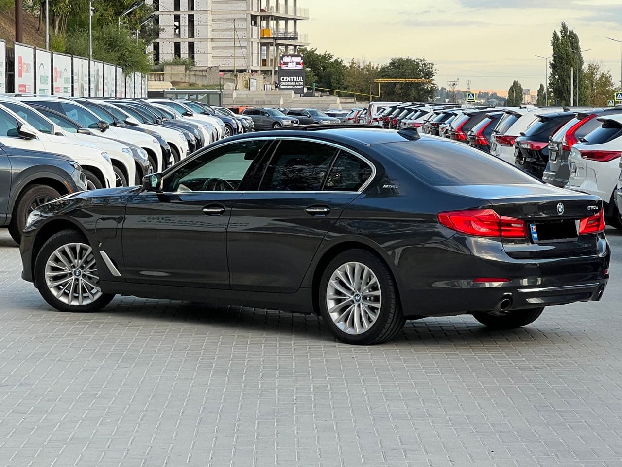 2018 BMW 530e — Miniatură 4