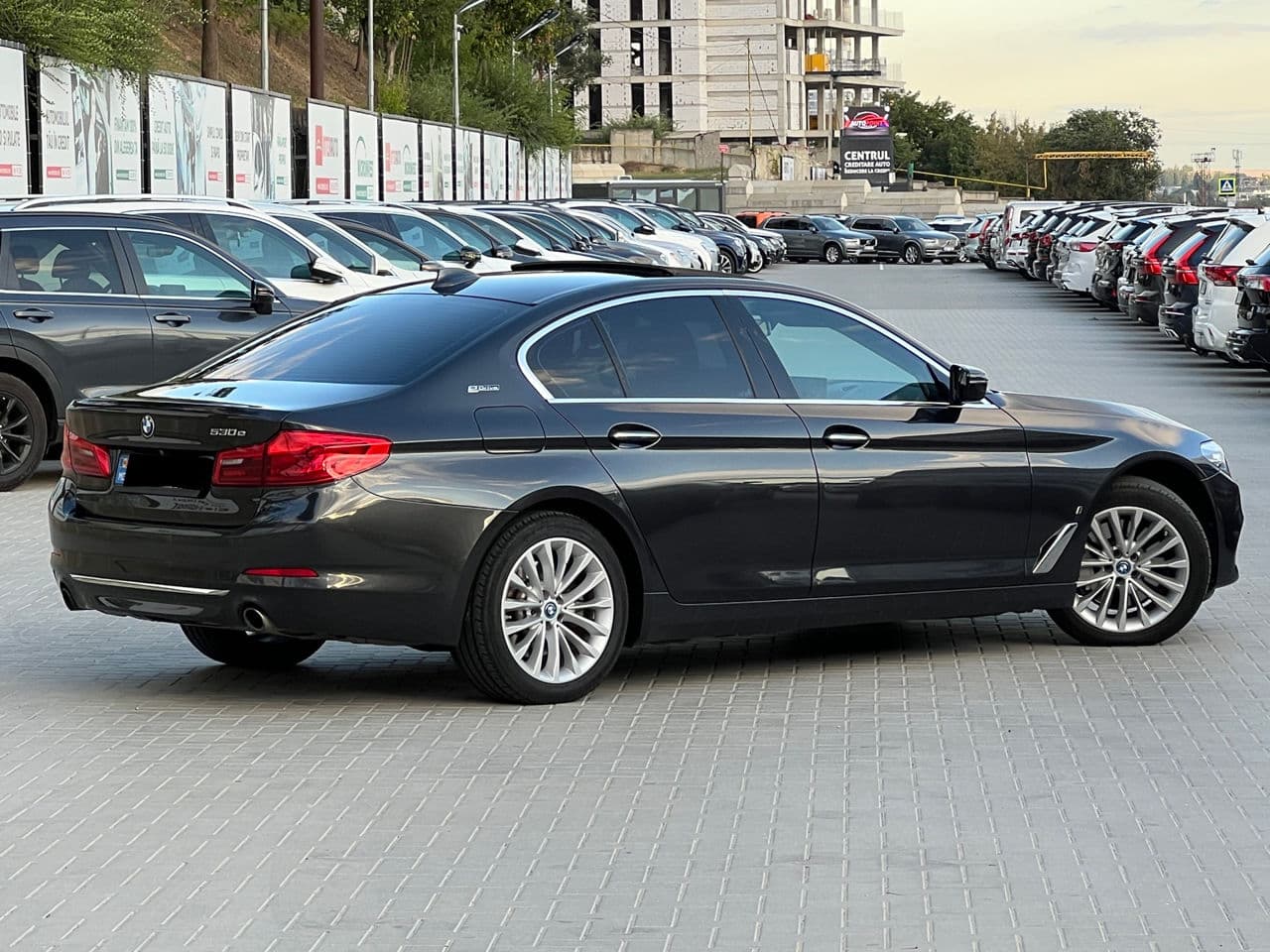 2018 BMW 530e — Miniatură 3