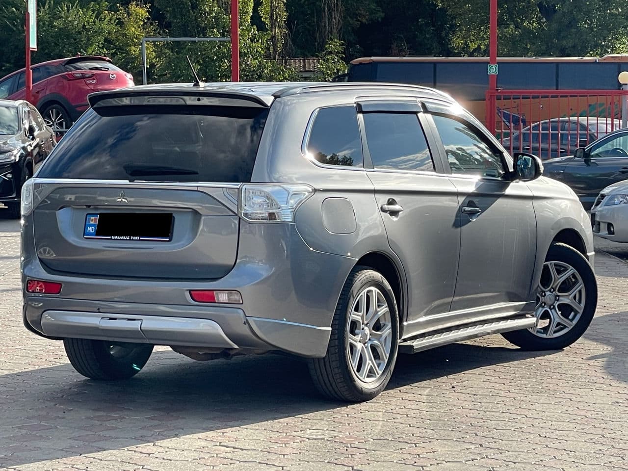 2014 Mitsubishi Outlander — Miniatură 2