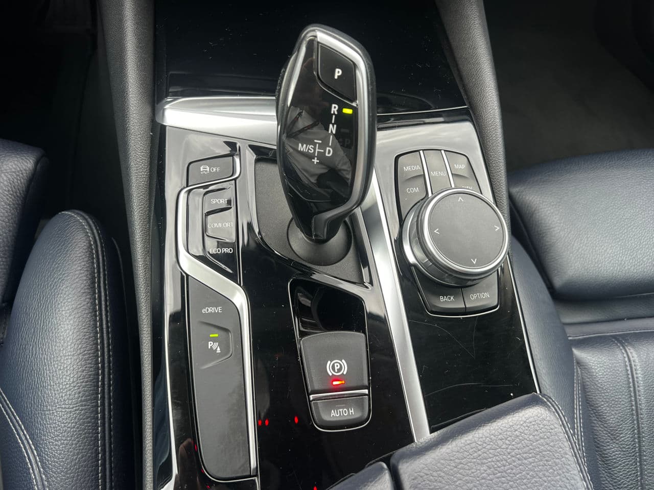 BMW 530e 2018 — Миниатюра 15